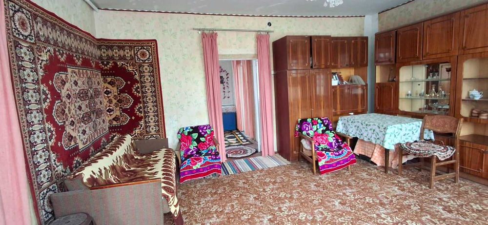 Продам будинок.  Українка, центр . Сертифікат