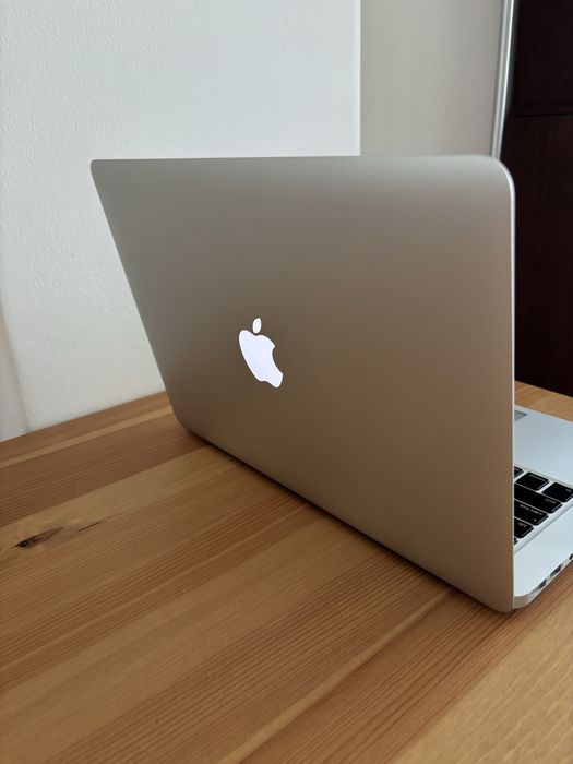 Macbook Air 2017 8GB I5
