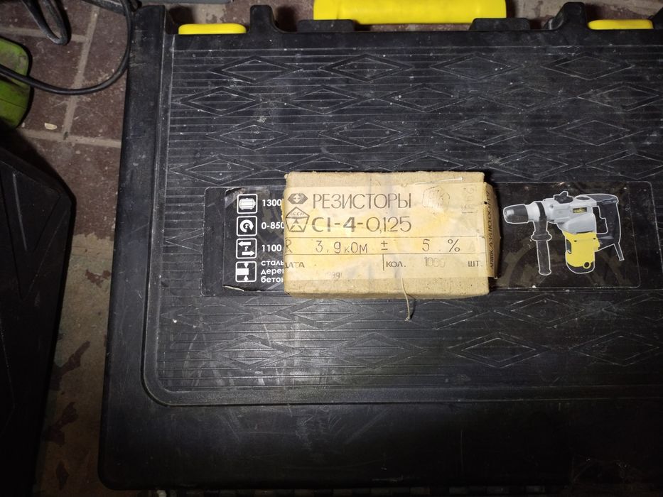 Резистори 3.9 кОм 5%