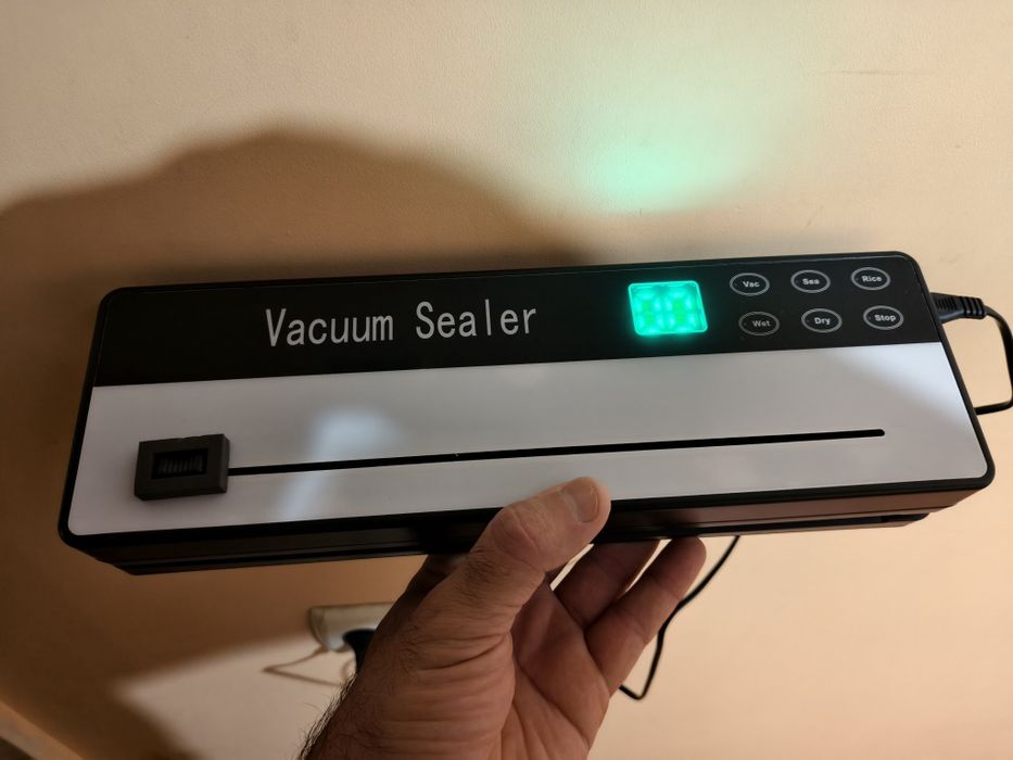 Вакууматор Новий