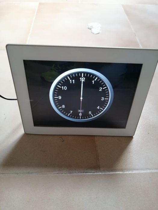 Moldura digital  em bom estado