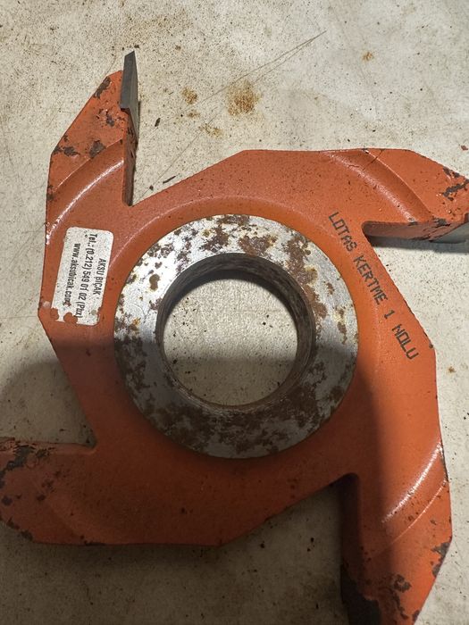 Токарні фрези у середньому стані, ціну пропонуйте