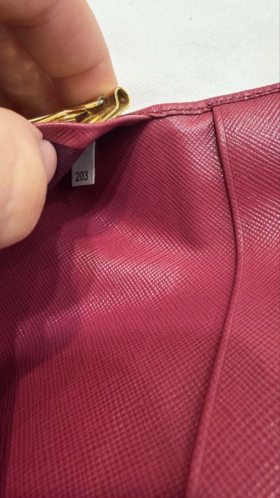 Сумка PRADA клатч на плече з ключнмцею оригінал рожева з ENTRUPY