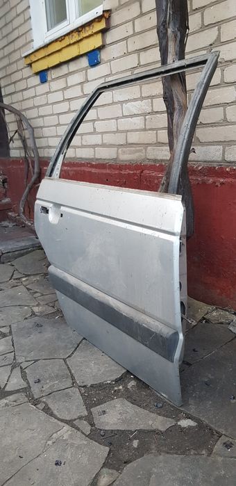 Двері двери задні Volkswagen Passat B3