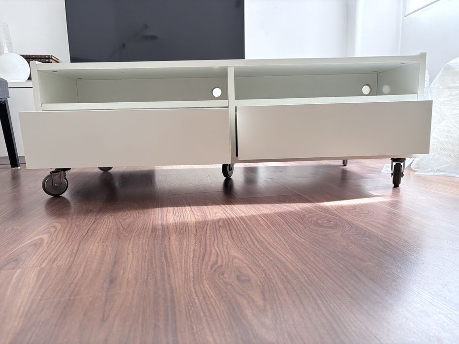 Movel TV ou mesa Centro (com rodas)