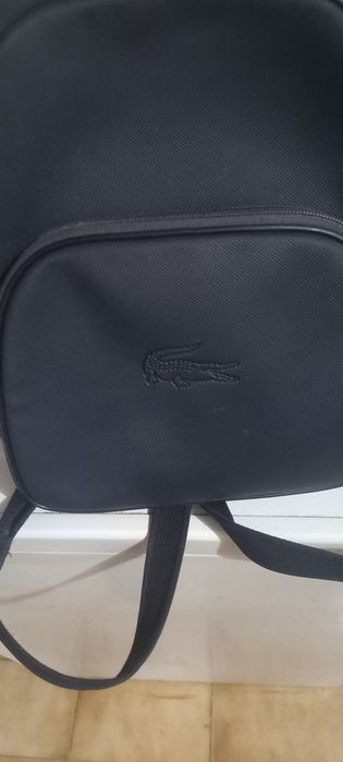Vendo mochila da lacoste poucas vezes usada