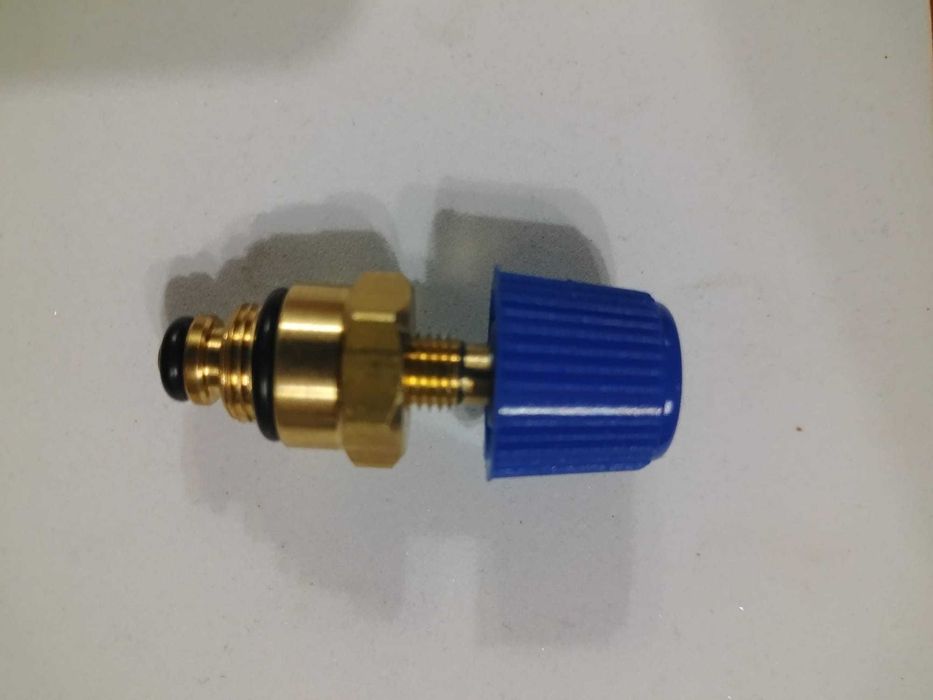 Zawór do napełniania wody Immergas .  Nr. Kat. 1.021831 EOLO STAR