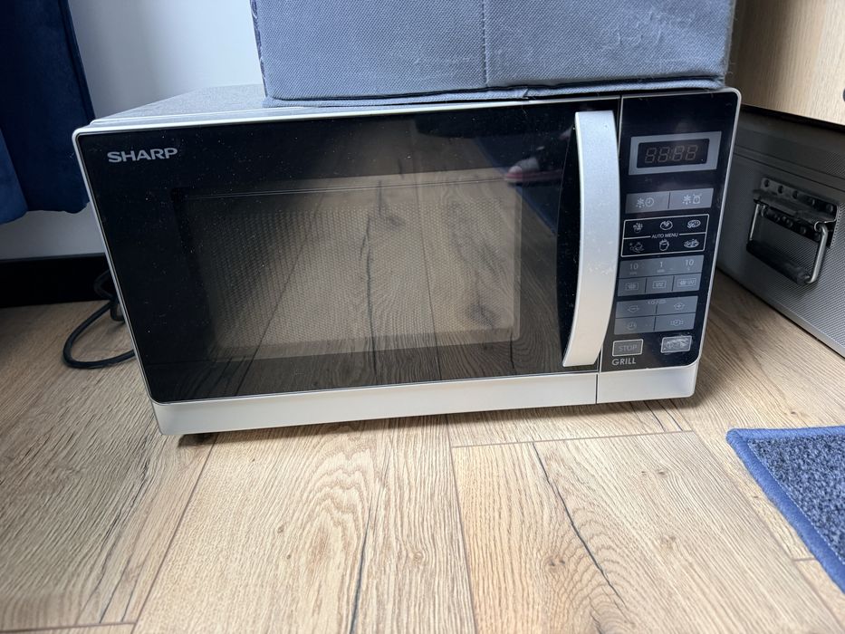 Kuchenka mikrofalowa mikrofala mikrofalówka SHARP 1000W