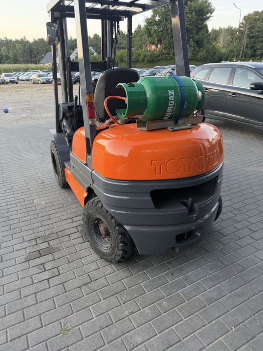 Wózek  widłowy Toyota FG 30 GAZ.