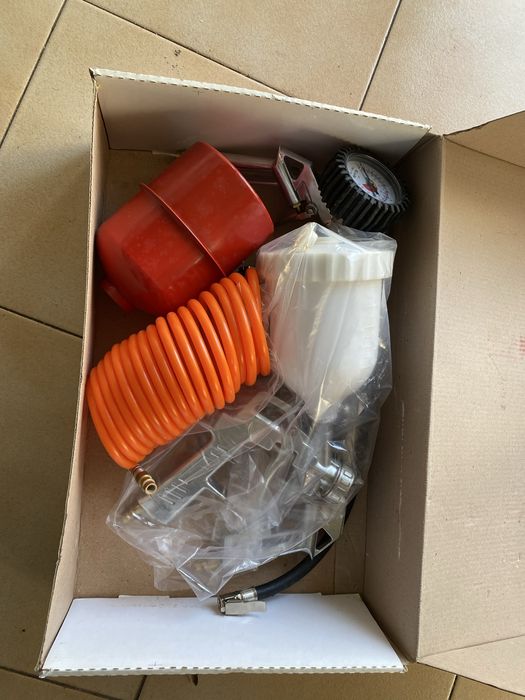 Compressor Einhell 24L e acessorios