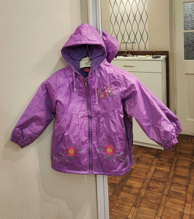 Ветровка на флисе на 4-6 лет за шоколадку