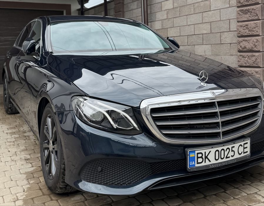 Mercedes-Benz E200