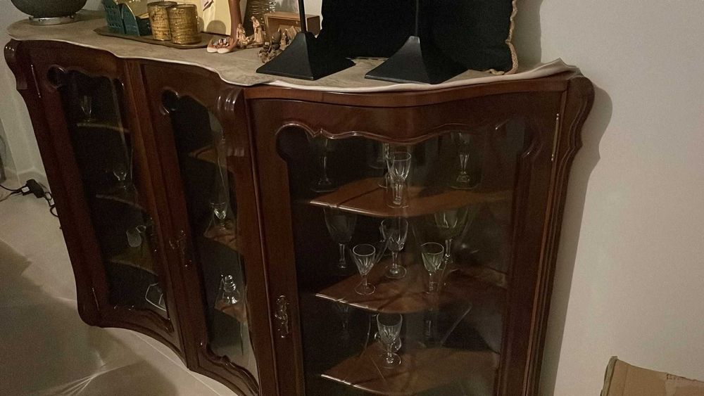 Movéis de sala( Aparador + cristaleira)