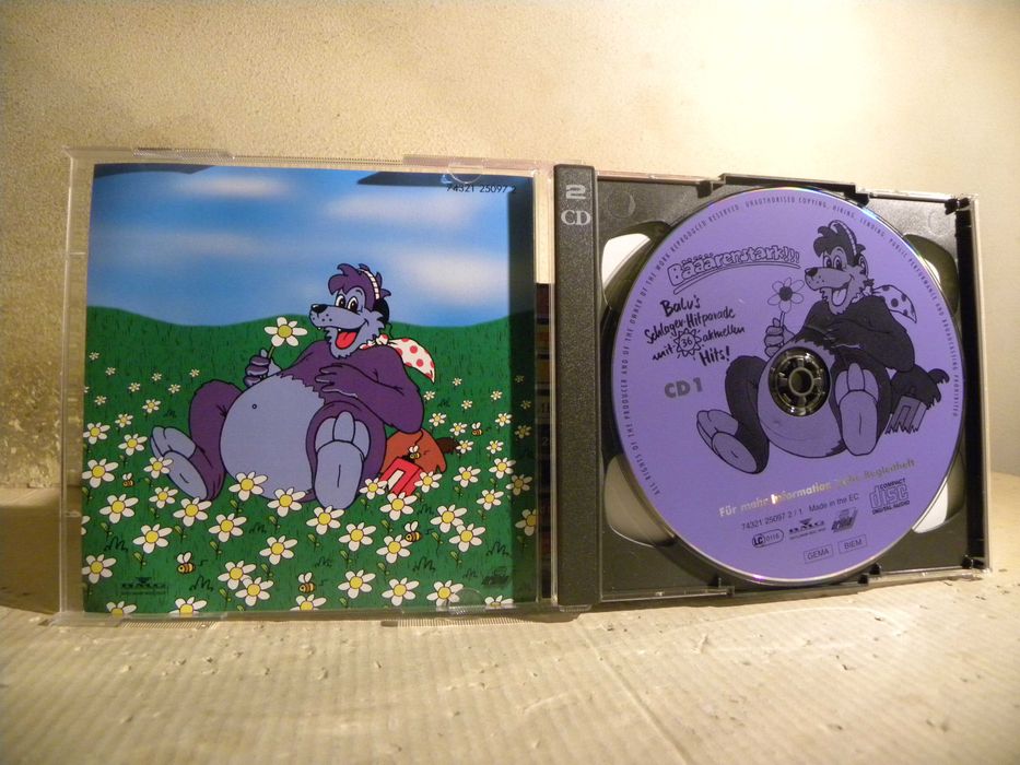 71 pudełek na płyty CD w fajnym stanie pudełka na 1 cd, na 2 cd oraz boxy