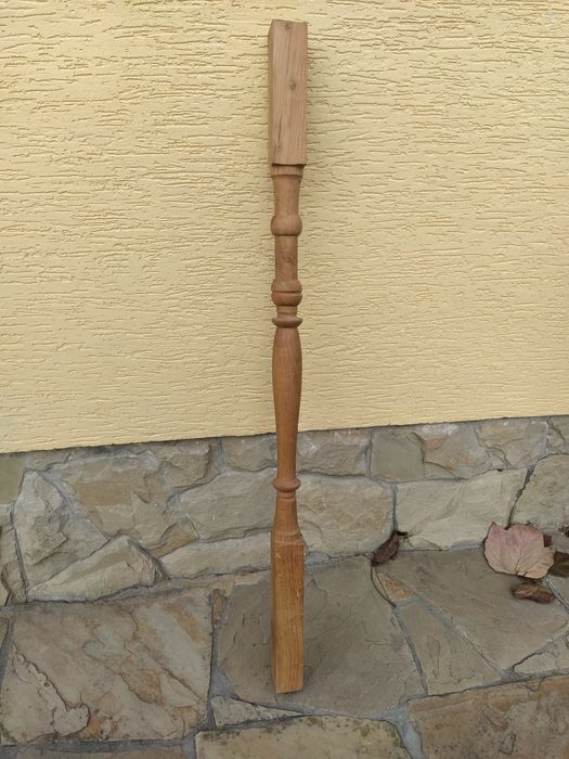 Балясини дубові для перил