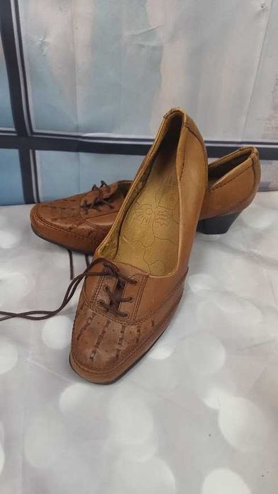 Brązowe czółenka Footglove Wider Fit – skórzane, klasyczne, 39/40