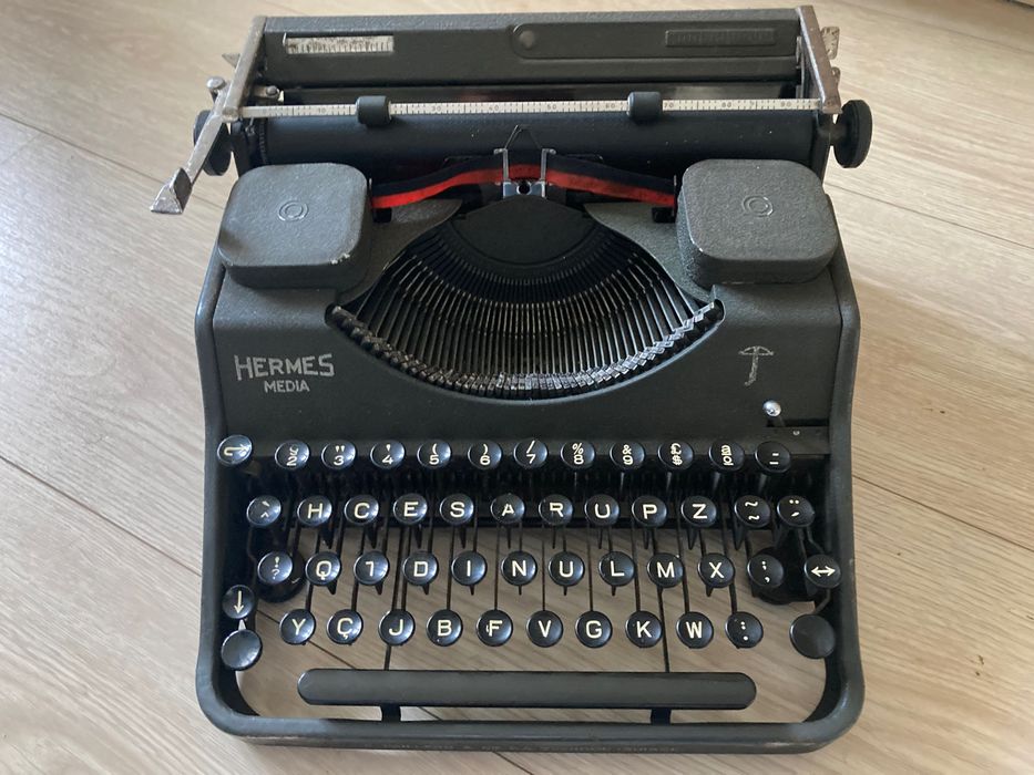 HERMES MÉDIA

Totalmente funcional 
Com maleta de arrumo e transporte