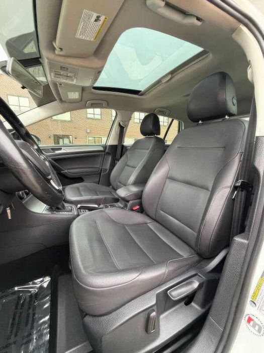 2015 Volkswagen Golf TSI SE