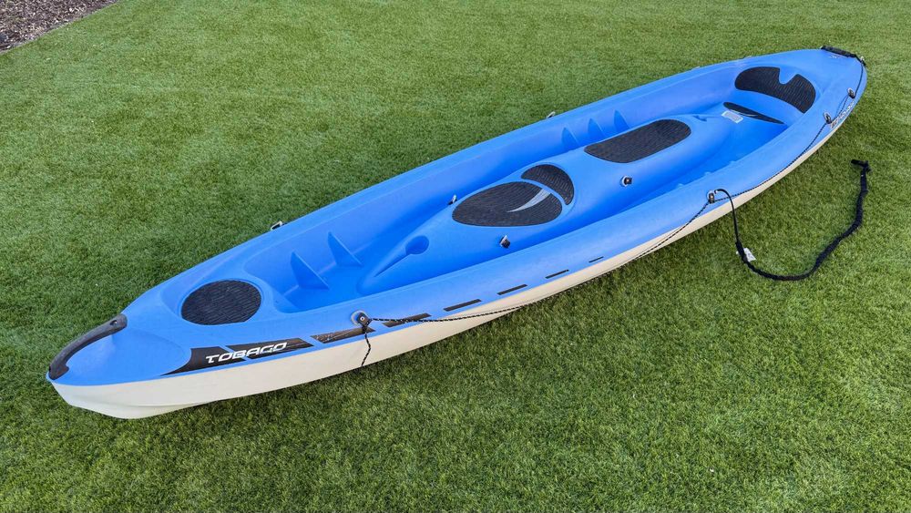Kayak rígido 3 lugares + 2 remos + 2 assentos + 3 coletes salva-vidas