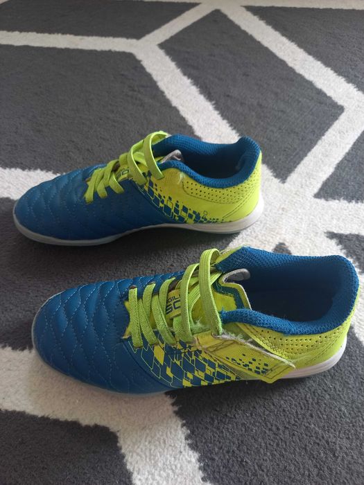 Buty do piłki nożnej turfy kipsta rozmiar 30
