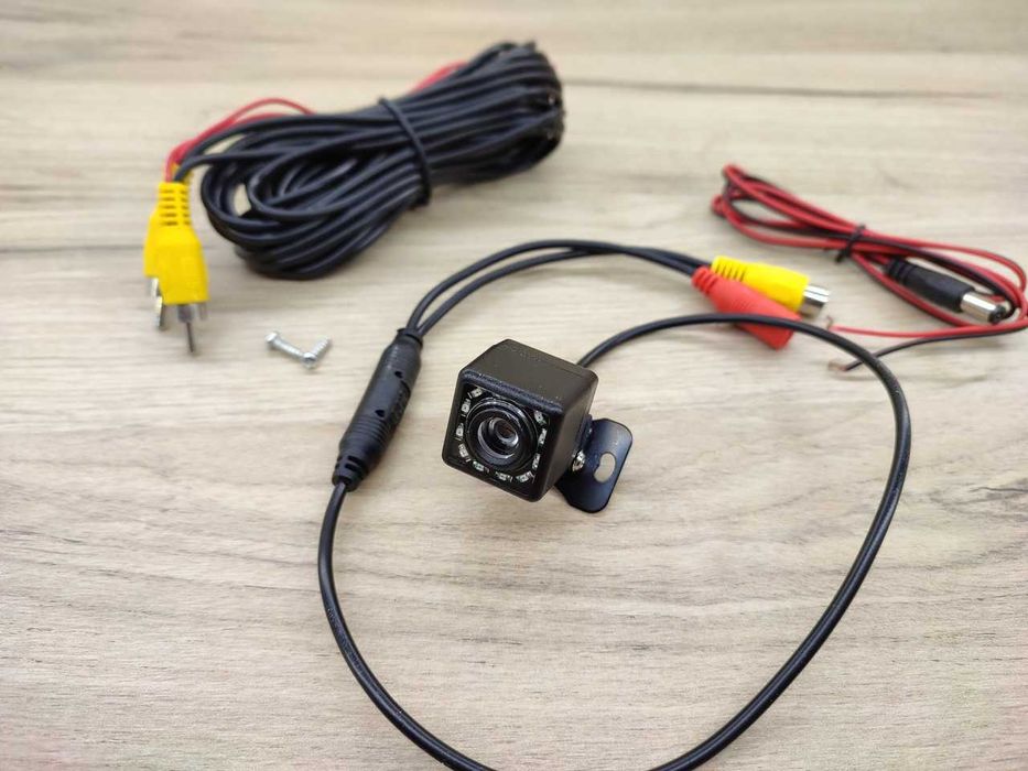Камера заднего вида с  подсветкой 12 светодиодов для авто