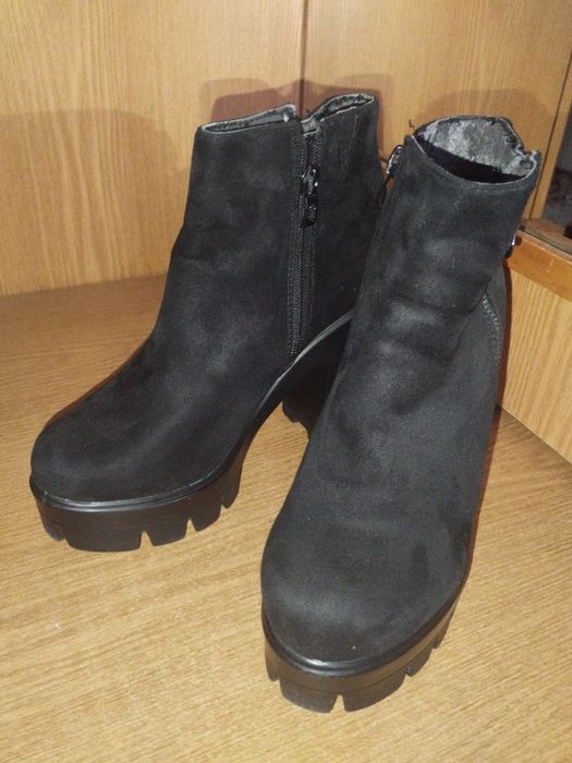 Замшевые ботинки демисезонные