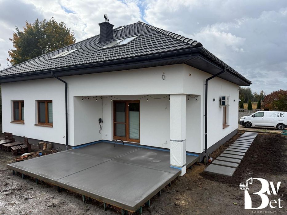 Wylewki betonowe (beton szczotkowany) - usługi brukarskie