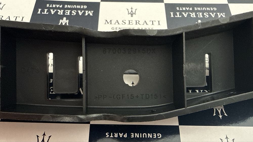 Ślizg Zderzaka Maserati Ghibli Quattroporte Levante,  Listwy zderzaka Ghibli