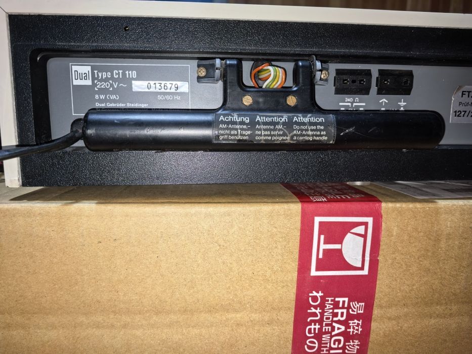 Радио тюнер Dual CT 110 Stereo ,диапазон -"FM (87.5–108 МГц), MW (СВ), LW (ДВ) и SW (КВ)"