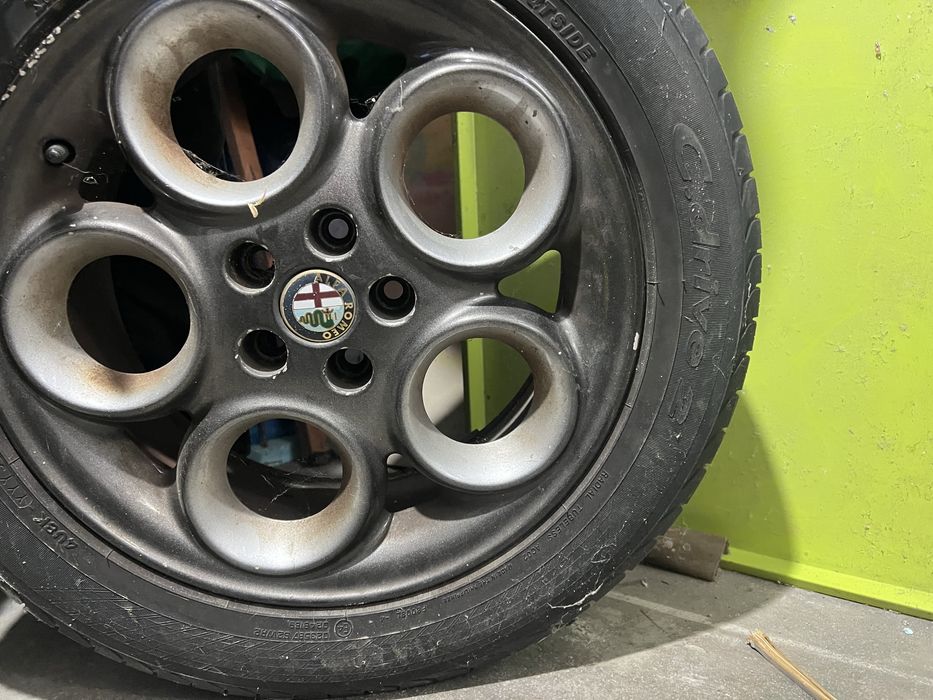 Pneu para alfa romeu