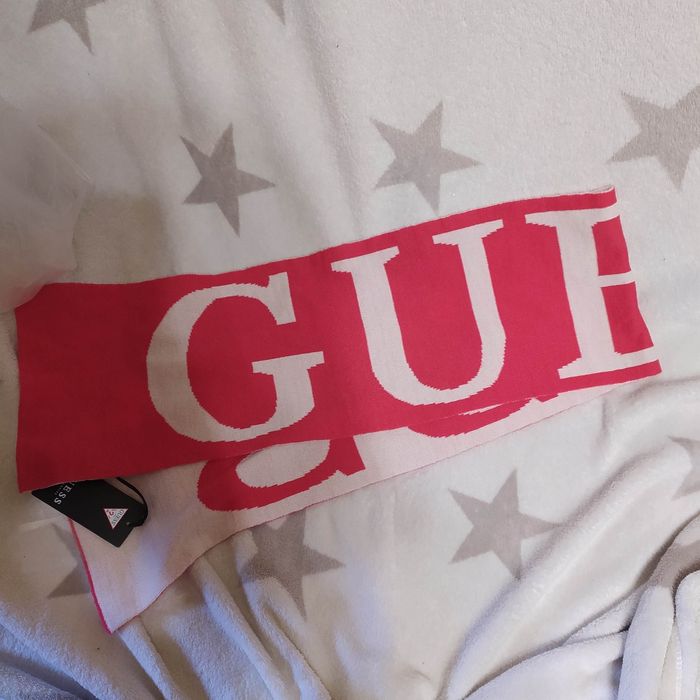 Новий шарф Guess, жіночий.