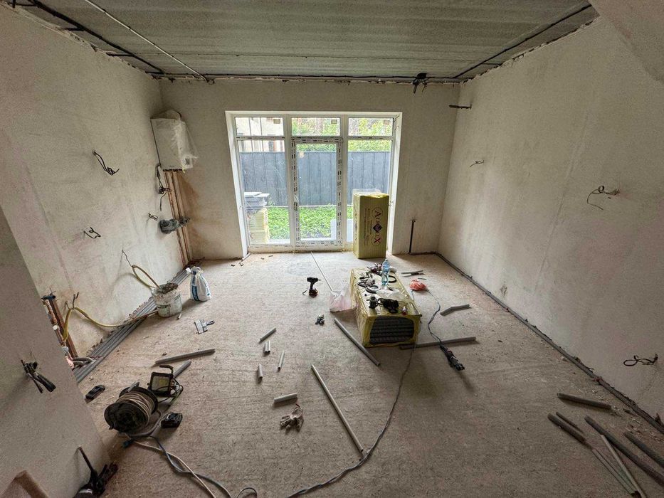 Таунхаус р-н Центрального Парку з початковим ремонтом. Газ.