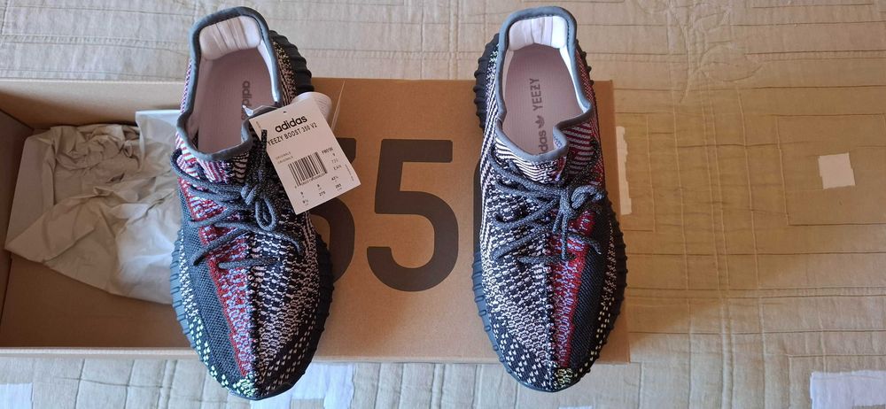 Yeezy Boost 350 V2 Yeachel - Tamanho 43