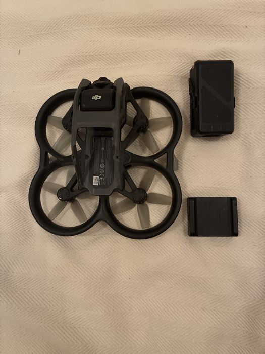 DJI AVATA Тільки дрон зі зарядкою і батарєю терміновий продаж