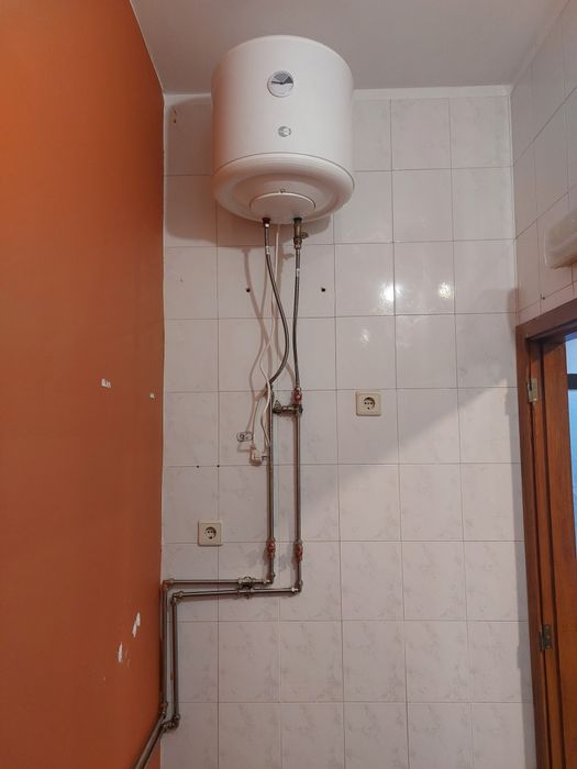 Aluga-se Loja 2 frentes Montes Caulinos, Senhora da Hora Custóias