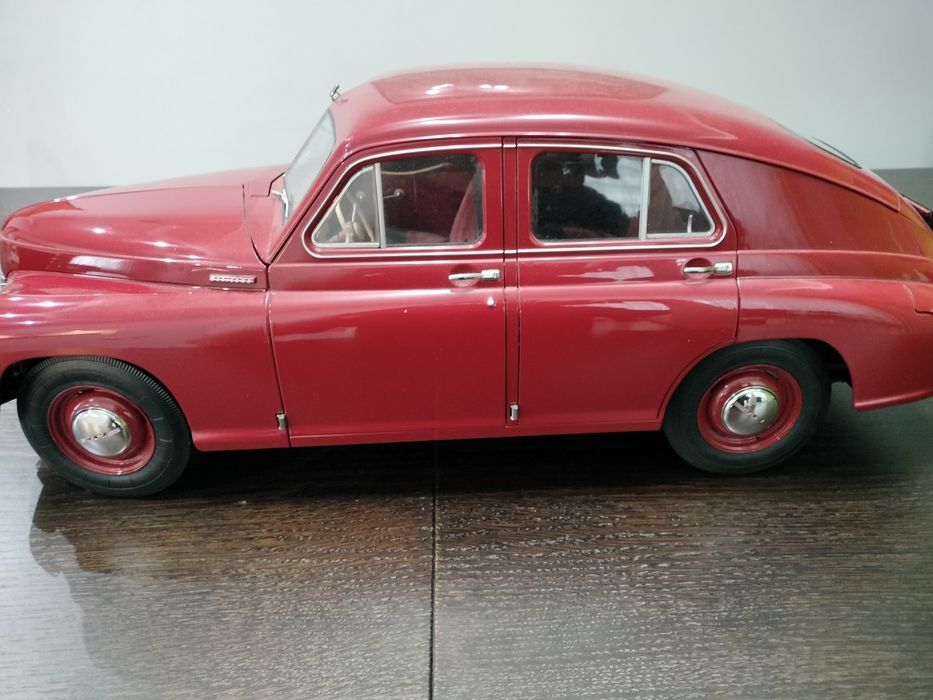 Auto Warszawa skala 1:8 deagostini