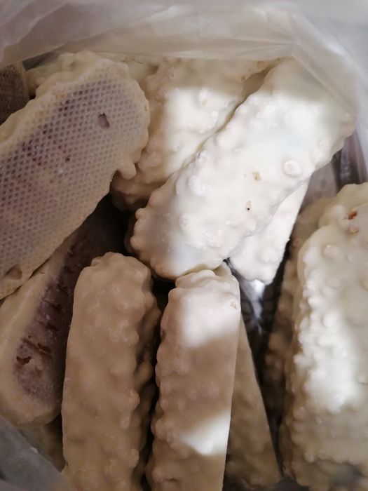 В наявності батончики лайн білі і коричневі