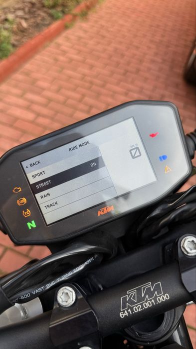 Мотоцикл КТМ (KTM 790 Duke R )