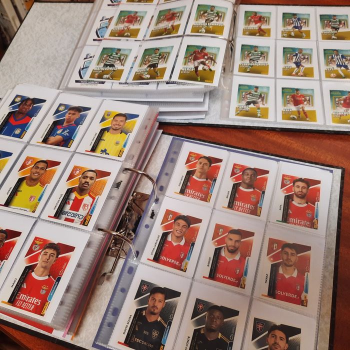 9 Coleções de cromos completas (Cadernetas + cromos por colar)