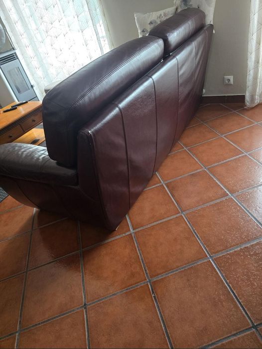 Conjunto Sofás pele 3+2