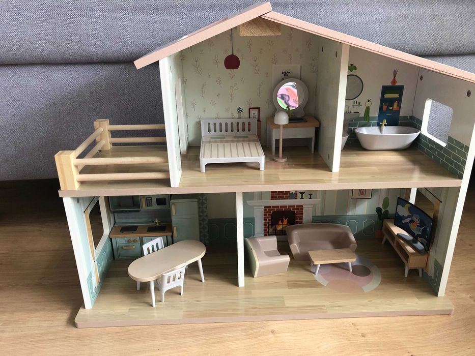 Drewniany domek dla lalek Mini Matters ACTION