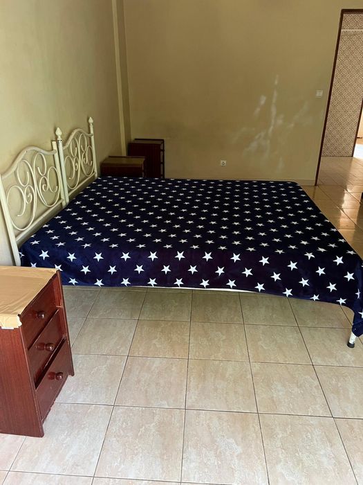 Quarto Espaçoso com Varanda