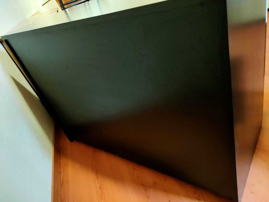 CAMA CASAL COM MESA DE CABECEIRA E COMODA