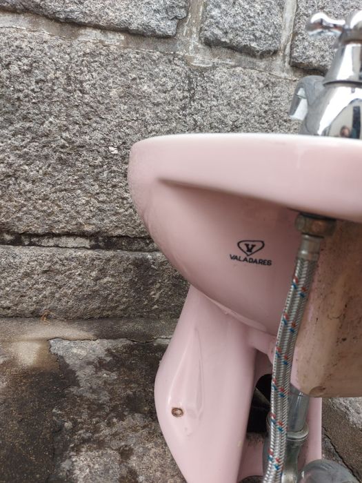 Bidé da marca Valadares