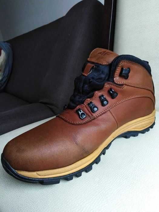 4F. Buty jesienno- zimowe. Męskie