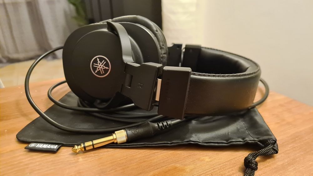 Phones Yamaha HPH-MT5