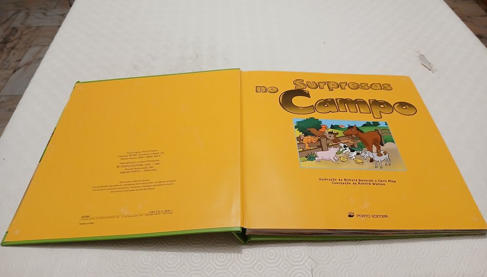 Livro Infantil "Surpresas No Campo"