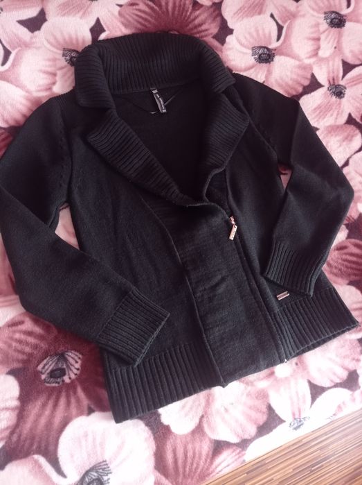 Damski sweterek czarny r.42