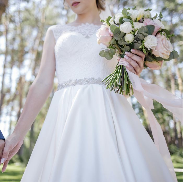 Продам свадебное платье 2018 года