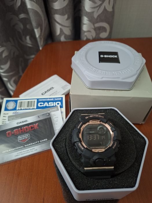 Продам наручний годинник Б/У Casio G-Shock GMD-B800-1ER